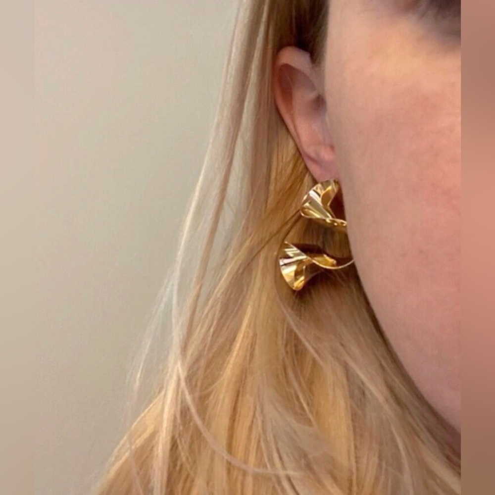 New Revolve Joppie Golden Statement Earrings - Picture 4 of 15